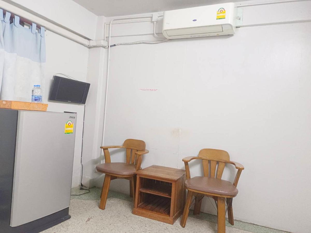 ห้องพักสุขสบายวังหลัง Bangkok Exterior photo