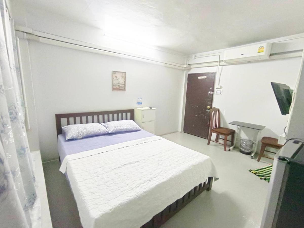 ห้องพักสุขสบายวังหลัง Bangkok Exterior photo